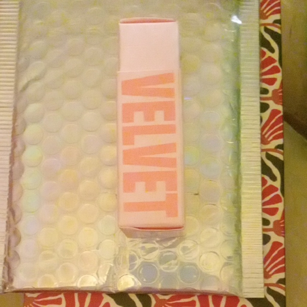 Jeffree Star Velvet Trap Lipstick - Jawbreaker